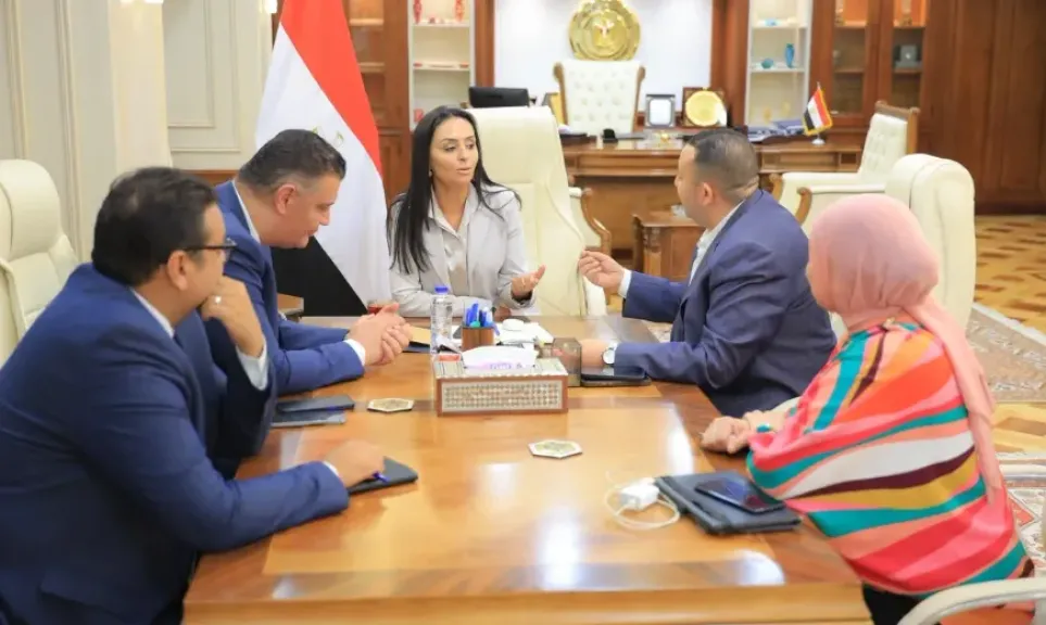 مايا مرسي والنواب