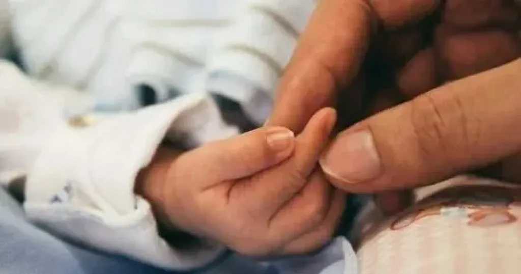 هل يمكن تشغيل المكيف مع حديثي الولادة؟.. نصائح مهمة للآباء في فصل الصيف