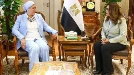 وزيرة التنمية المحلية تبحث مع «القومي للطفولة» تعزيز منظومة حماية الطفل بالمحافظات وزيرة التنمية المحلية تبحث مع «القومي للطفولة» تعزيز منظومة حماية الطفل بالمحافظات