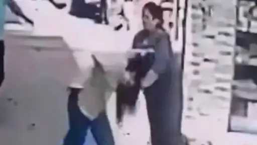 خلافات أسرية.. التحقيق مع 3 شقيقات بتهمة التعدي على زوجة شقيقهن في... خلافات أسرية.. التحقيق مع 3 شقيقات بتهمة التعدي على زوجة شقيقهن في الجيزة