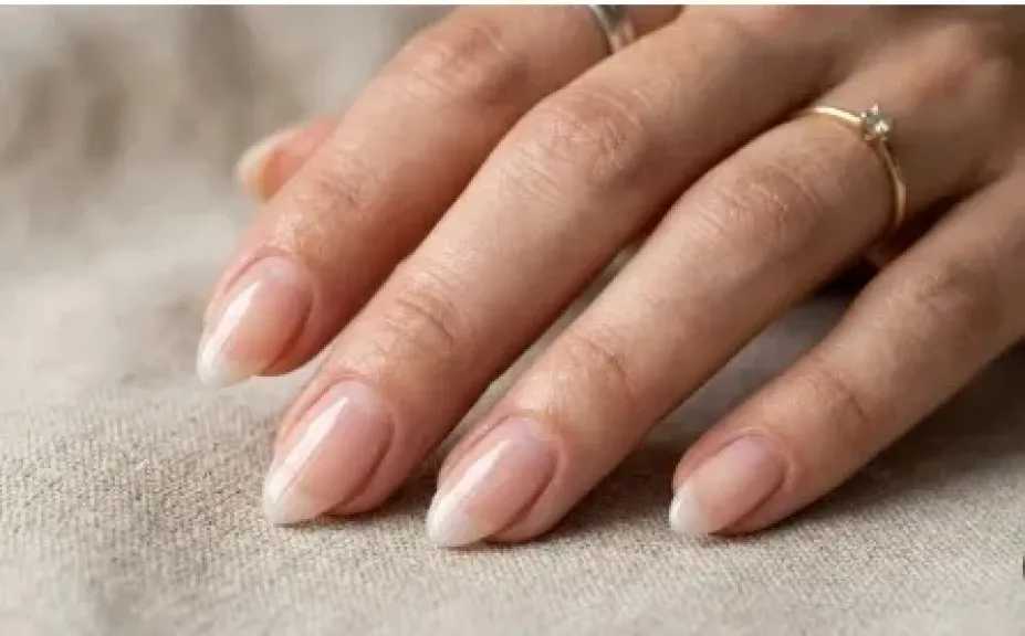 للنساء.. 7 نصائح للحفاظ على أظافرك قوية وصحية دون الذهاب لصالون التجميل