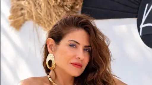 هيدي كرم تخطف الأنظار بإطلالة صيفية أنيقة.. والجمهور يشيد برشاقتها