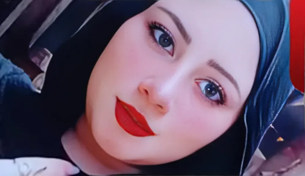 الطالبة آية رضوان