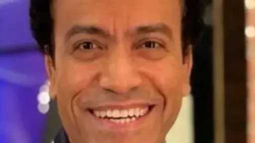 زوجة سامح حسين تطلب الدعاء له بعد تعرضه لأزمة صحية زوجة سامح حسين تطلب الدعاء له بعد تعرضه لأزمة صحية