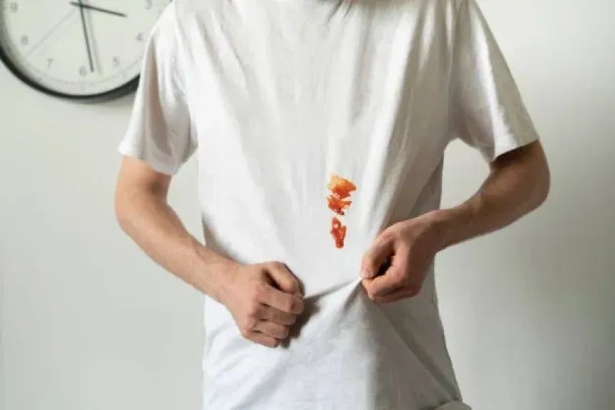 بقع الكاتشب والزيوت