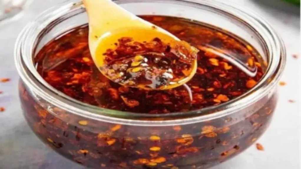 طريقة عمل هريسة الفلفل الحار في المنزل.. صوص قوي بمكونات بسيطة