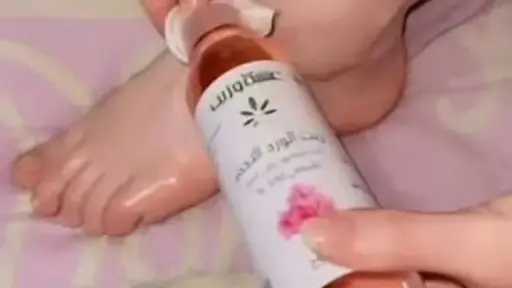 مرطب طبيعي للجسم في المنزل: وصفة زيت جوز الهند وزبدة الشيا لبشرة... مرطب طبيعي للجسم في المنزل: وصفة زيت جوز الهند وزبدة الشيا لبشرة ناعمة ورطبة