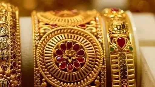 سعر الذهب اليوم في مصر عيار 21 يفقد 130 جنيهًا ويسجل 6100