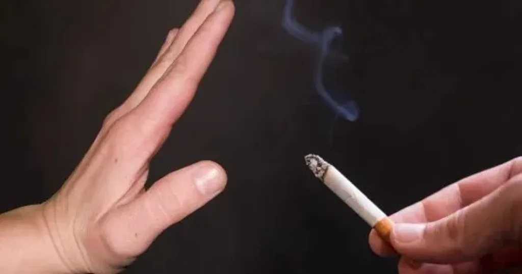 الصحة تحذر الأمهات من مخاطر التدخين.. السجائر الإلكترونية ليست آمنة