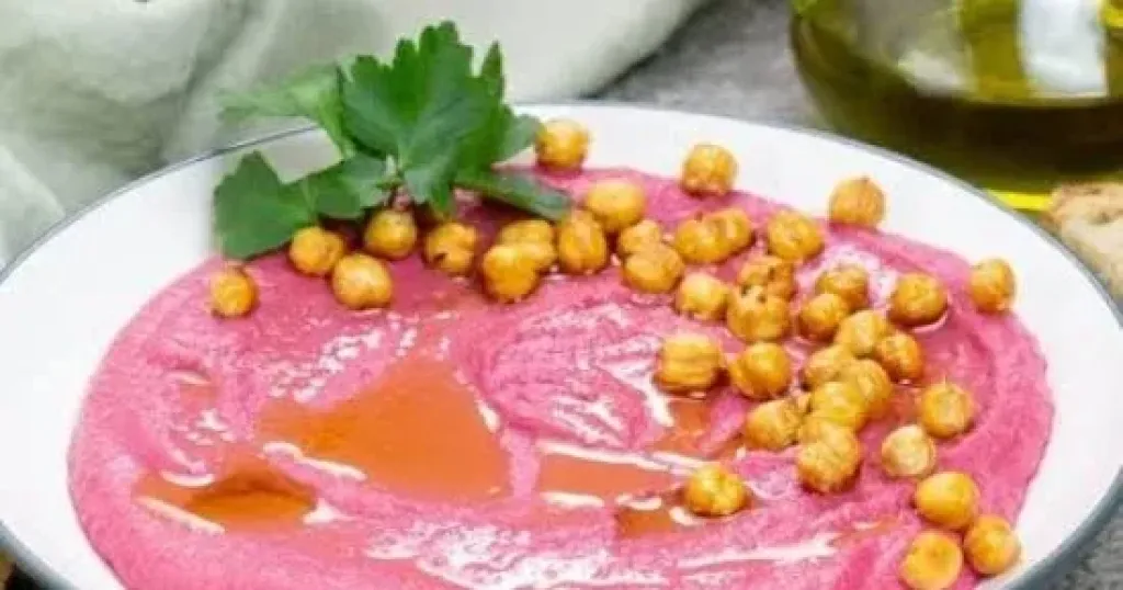 الحمص بالبنجر والطحينة