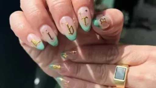 6 أفكار مانيكير مستوحاة من برج الميزان.. تصميمات ناعمة ولمسات فلكية