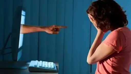 حبس عامل بمدينة نصر لاتهامه بابتزاز سيدة بصورها الخاصة حبس عامل بمدينة نصر لاتهامه بابتزاز سيدة بصورها الخاصة