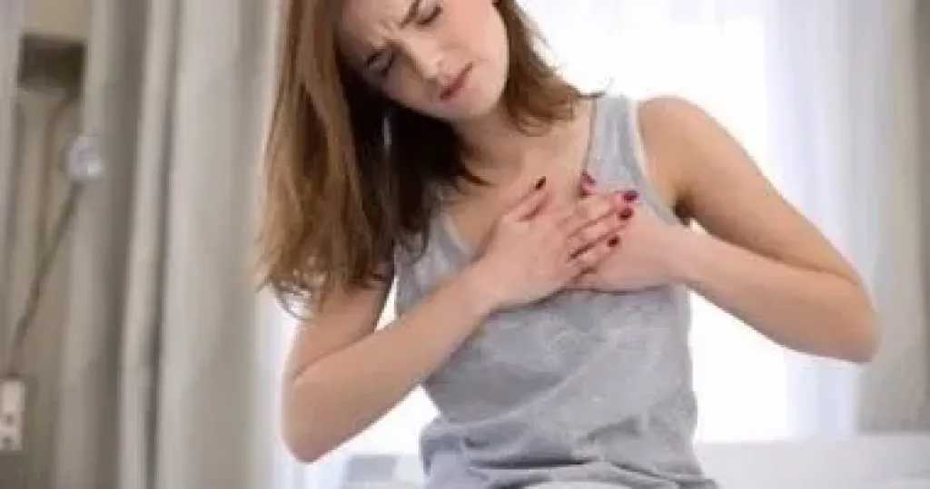 أعراض النوبة القلبية لدى النساء.. علامات غير واضحة تستدعي الانتباه والتدخل السريع