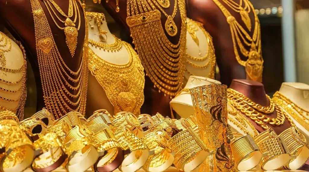 أسعار الذهب مساء اليوم في مصر.. عيار 21 بـ6100 جنيه والجنيه الذهب بـ50 ألفًا