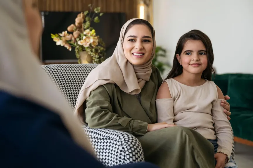 امرأة سعودية تنظم وقتها بين العمل والمسؤوليات المنزلية والحياة الأسرية – موقع أنا حوا