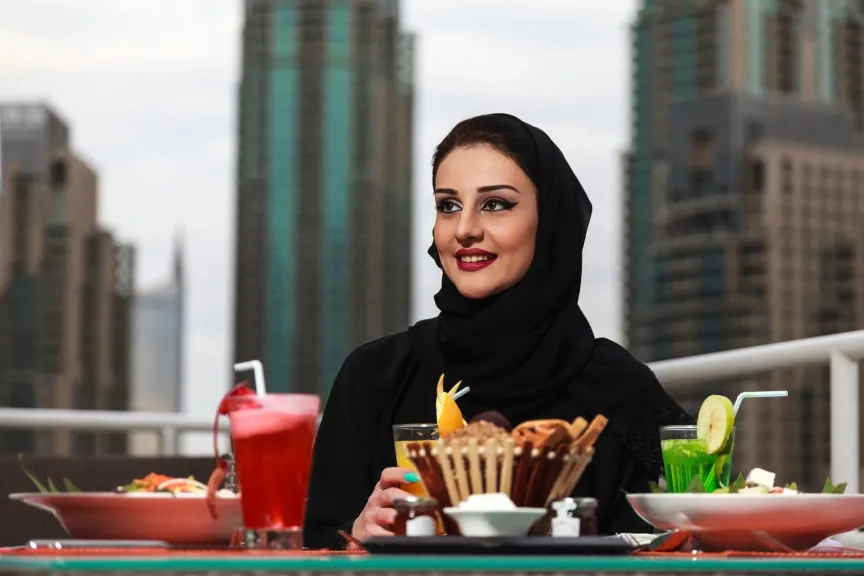 أناقة المرأة الإماراتية