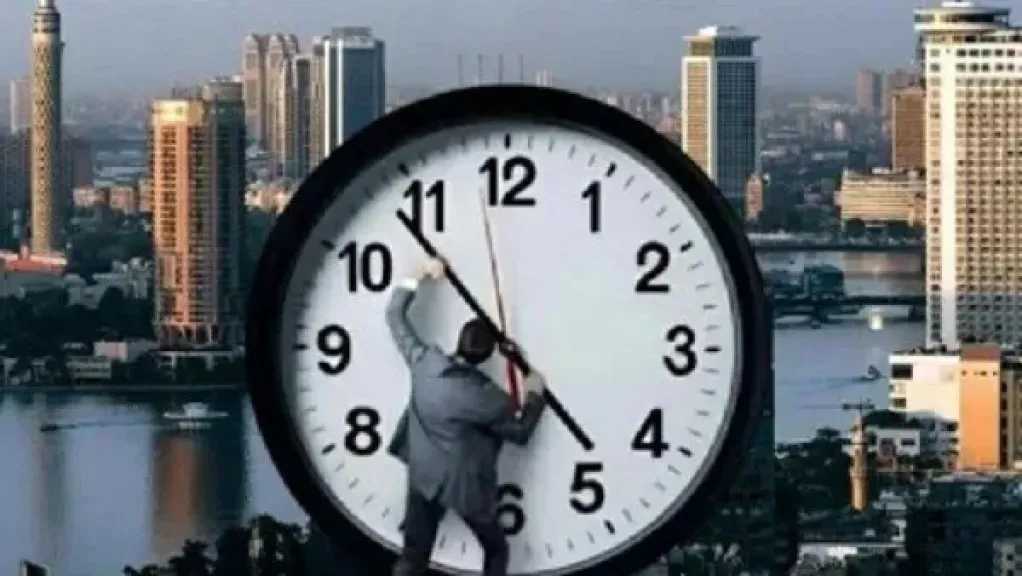 قبل تغيير الساعة.. 7 نصائح لتهيئة جسمك للتوقيت الشتوي والحفاظ على نشاطك