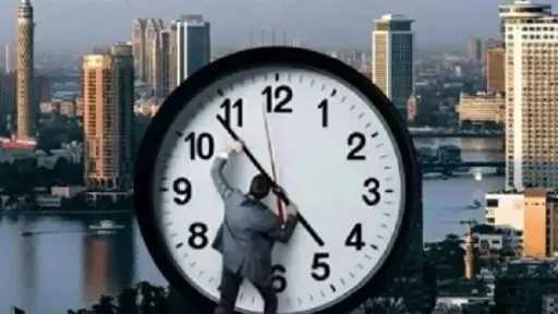 قبل تغيير الساعة.. 7 نصائح لتهيئة جسمك للتوقيت الشتوي والحفاظ على نشاطك