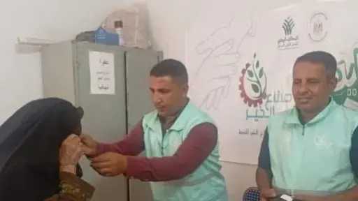 صناع الخير توزع 250 نظارة طبية على الأسر الأولى بالرعاية في بني سويف