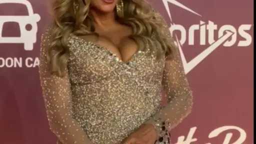 شيرين رضا تخطف الأنظار بإطلالة جريئة في افتتاح مهرجان الجونة السينمائي شيرين رضا تخطف الأنظار بإطلالة جريئة في افتتاح مهرجان الجونة السينمائي