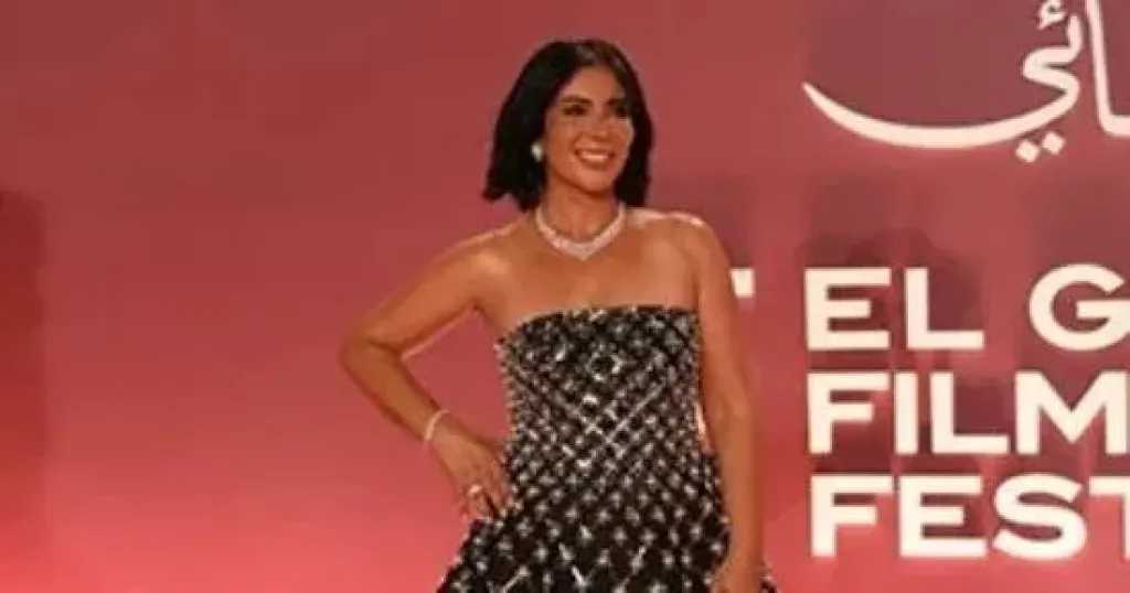 الأسود يسيطر على إطلالات النجمات في افتتاح مهرجان الجونة السينمائي
