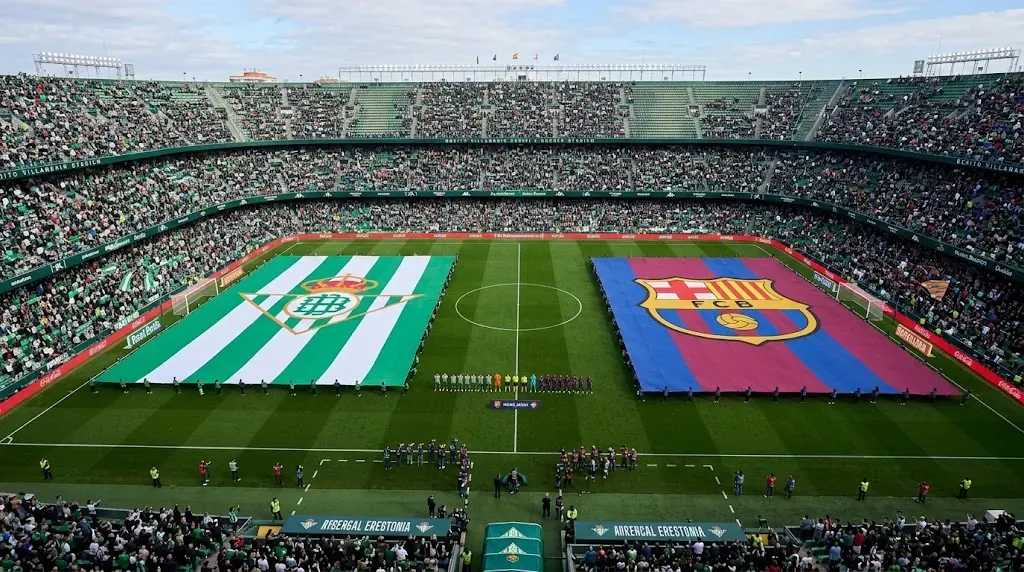 موعد بث مباشر ريال بيتيس ضد برشلونة اليوم السبت على ملعب لا كارتوخا في الدوري الإسباني