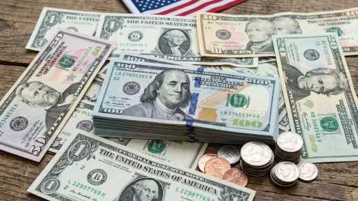 سعر الدولار اليوم في مصر وحساب تكلفة شراء 100 و500 دولار سعر الدولار اليوم في مصر وحساب تكلفة شراء 100 و500 دولار