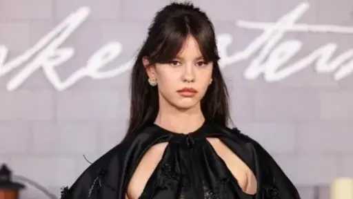 ميا جوث تنتقد إنستجرام بسبب صورة مزيفة بالذكاء الاصطناعي بعد طلب الطلاق... ميا جوث تنتقد إنستجرام بسبب صورة مزيفة بالذكاء الاصطناعي بعد طلب الطلاق من شيا لابوف