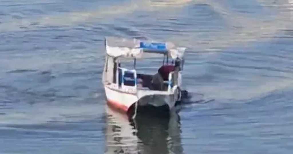 لانش ركاب ينقذ سيدة من الغرق بعد سقوطها من أعلى كوبري دندرة بقنا