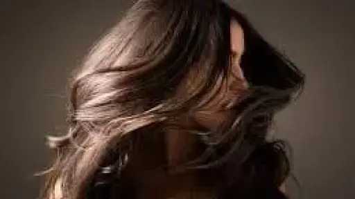 6 طرق طبيعية للعناية بالشعر وتقليل التقصف والحفاظ على طوله 6 طرق طبيعية للعناية بالشعر وتقليل التقصف والحفاظ على طوله