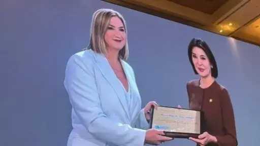 مدير منظمة الصحة العالمية يمنح سيدة أوزبكستان الأولى جائزة عام 2026 تقديرًا لجهودها في دعم صحة الأطفال