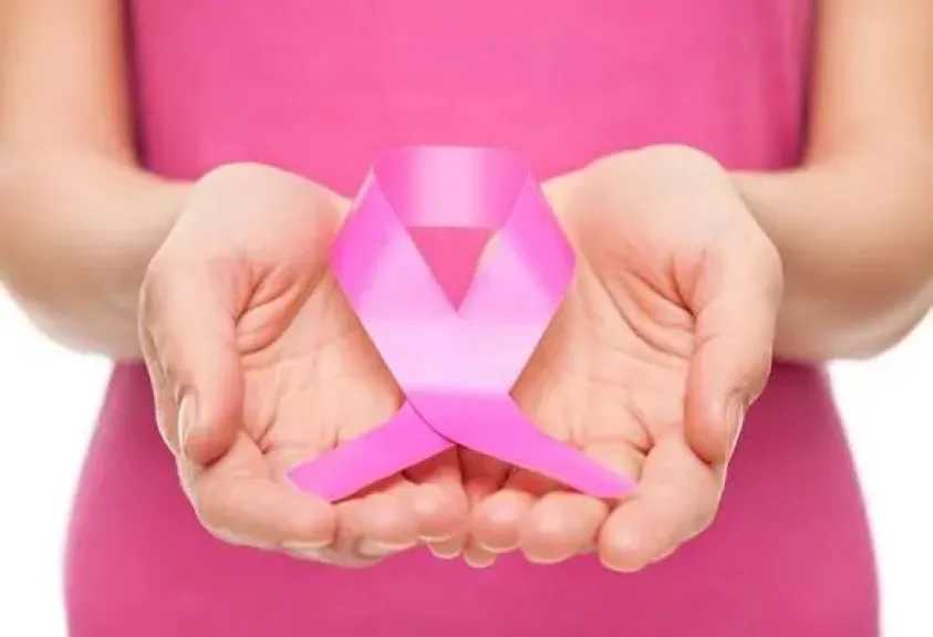 دراسة تحذر من مواد كيميائية في التجميل وعلاجات القمل ترفع خطر ”سرطان الثدي”