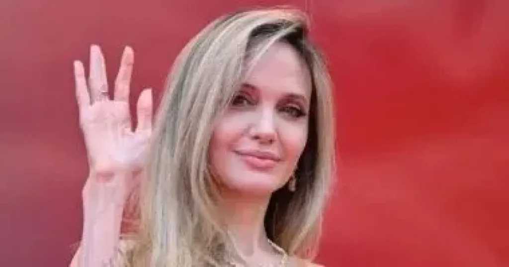 أنجلينا جولي تبيع قصرها في لوس أنجلوس وتخطط لحياة جديدة خارج أمريكا