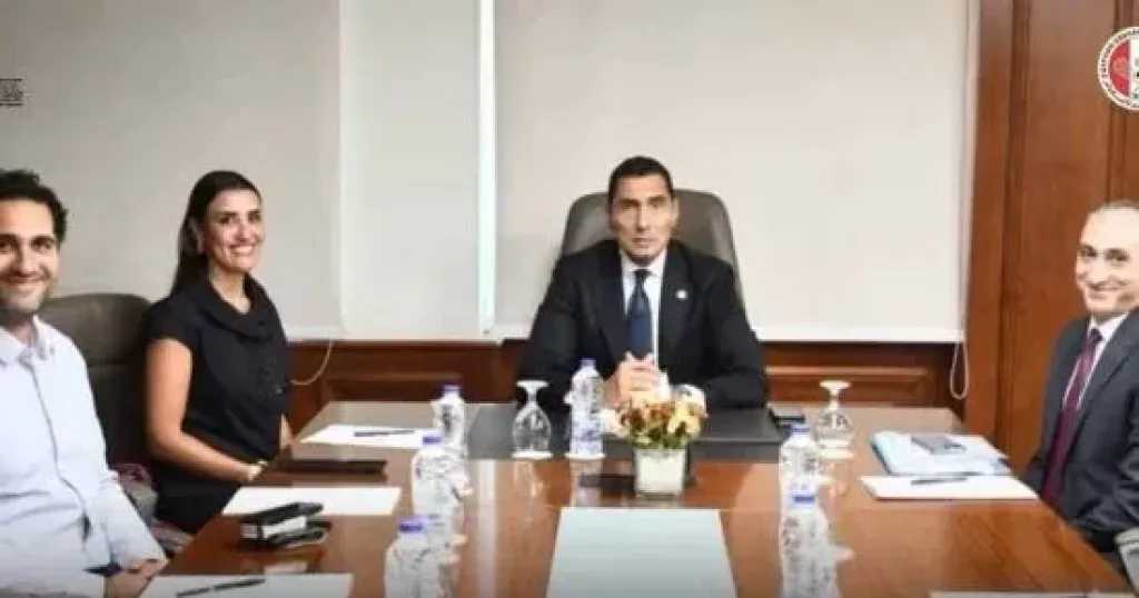 وزير الشباب والرياضة ينعى لاعبتي الجودو لوجين ورفيف بعد وفاتهما في حادث بأسيوط