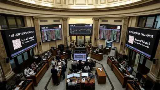 مؤشرات البورصة المصرية اليوم.. تراجع EGX70 بنسبة 11.07% وخسائر السوق 171 مليار... مؤشرات البورصة المصرية اليوم.. تراجع EGX70 بنسبة 11.07% وخسائر السوق 171 مليار جنيه