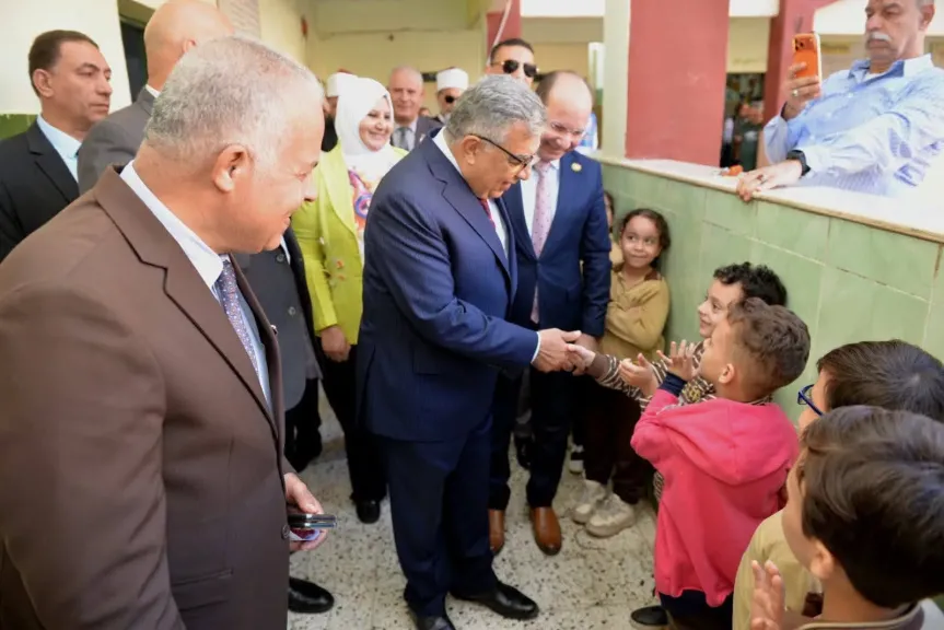 محافظ الدقهلية يتابع حملة التطعيم ضد الحصبة والحصبة الألمانية