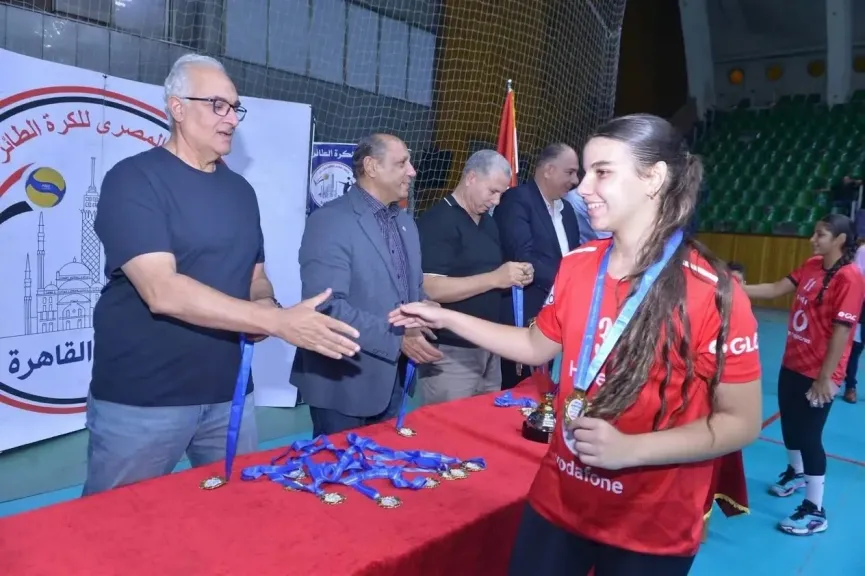 فريق ناشئات النادي الأهلي للكرة الطائرة