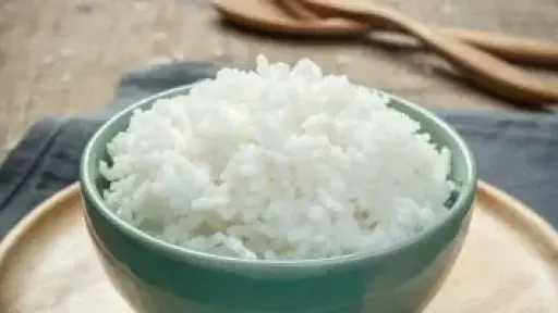 الأرز الأبيض أم البني.. أيهما أفضل لمرضى السكري وكيف تتناوله بطريقة صحية؟ الأرز الأبيض أم البني.. أيهما أفضل لمرضى السكري وكيف تتناوله بطريقة صحية؟