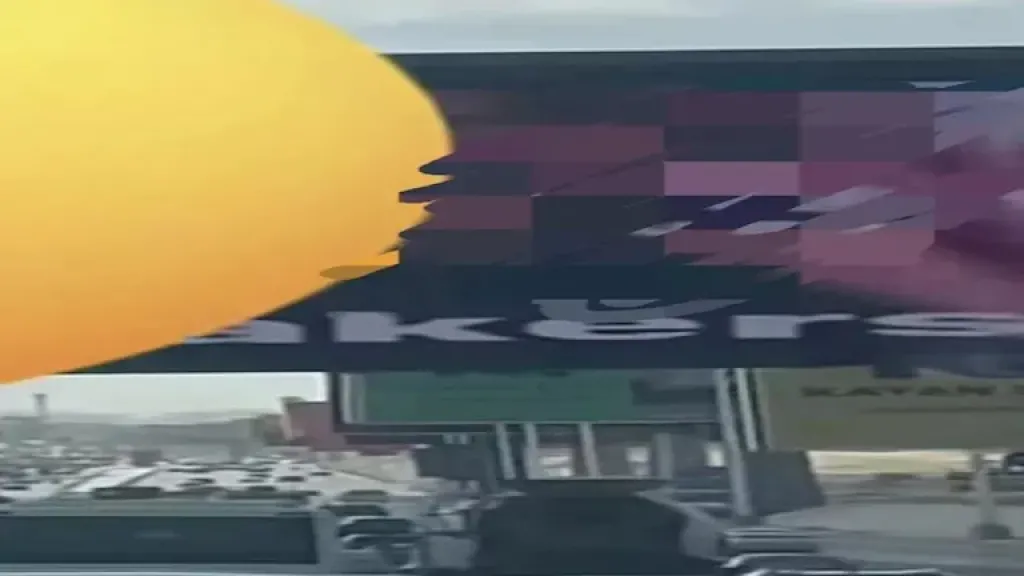 مشاهد غير أخلاقية