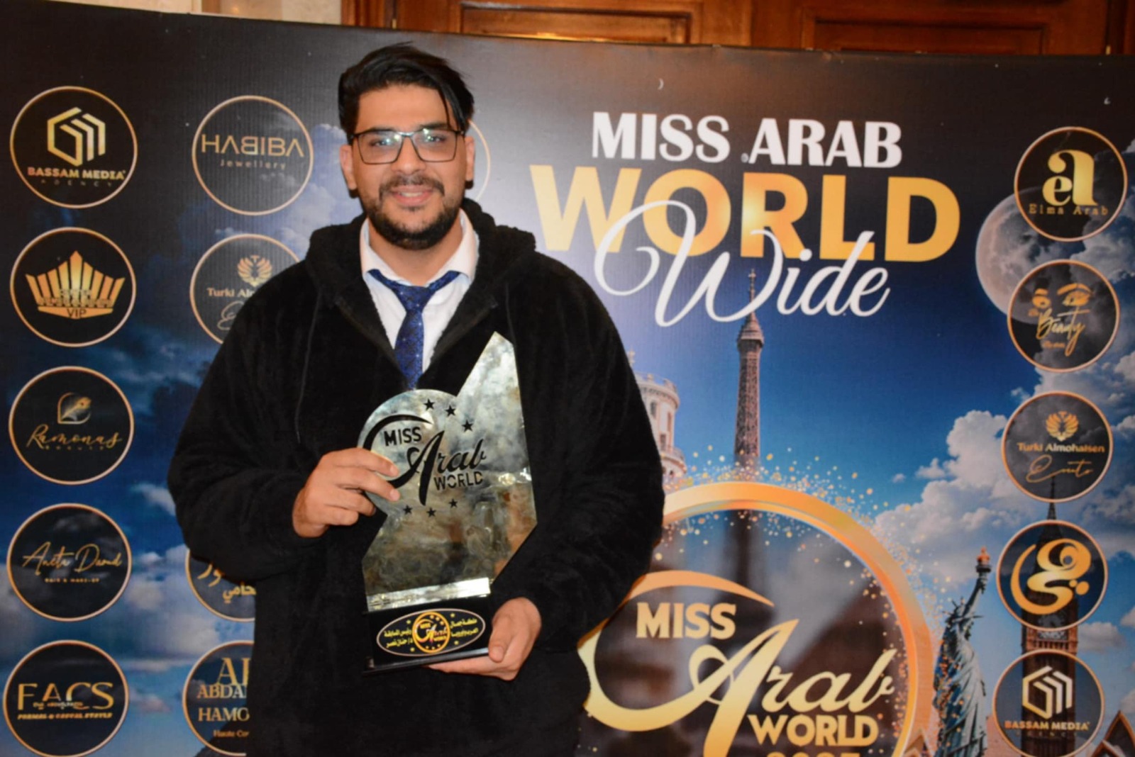 تكريم استثنائي للإعلامي تحسين الضبع في مهرجان ملكة جمال العرب